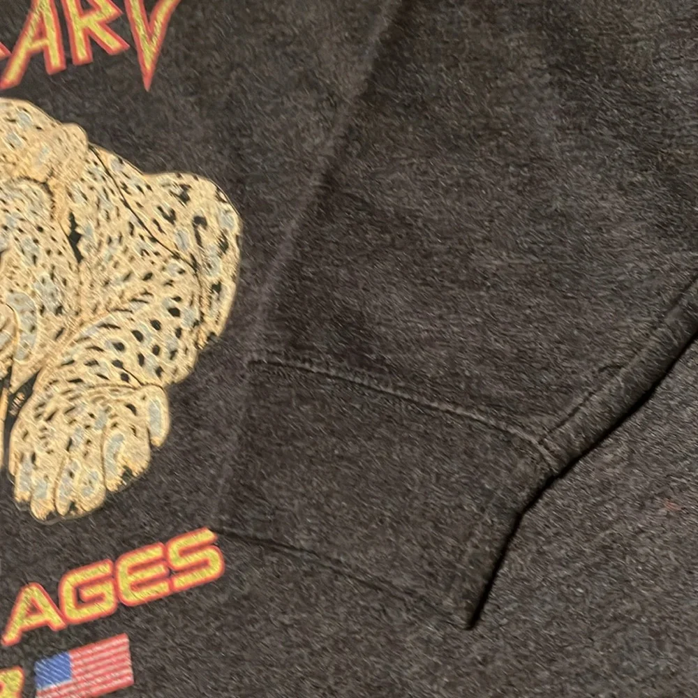Def Leppard XL Sweatshirt - Picture 4 of 16